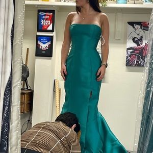 Sheri Hill 51671 EMERALD